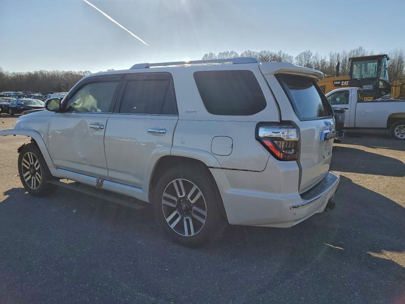 Photo 2 from auction – 2016 TOYOTA 4RUNNER SR with VIN JTEBU5JR8G5304757