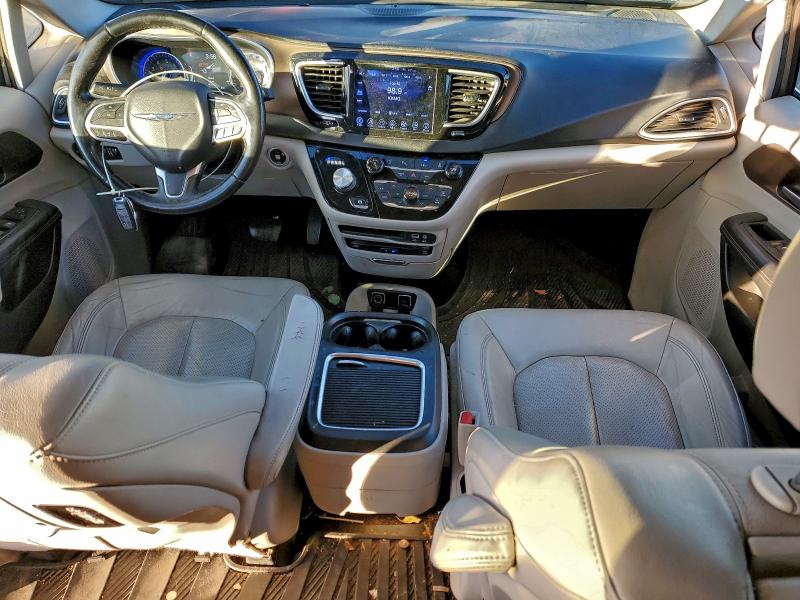 Photo 8 from auction – 2017 CHRYSLER PACIFICA T with VIN 2C4RC1EG9HR537543