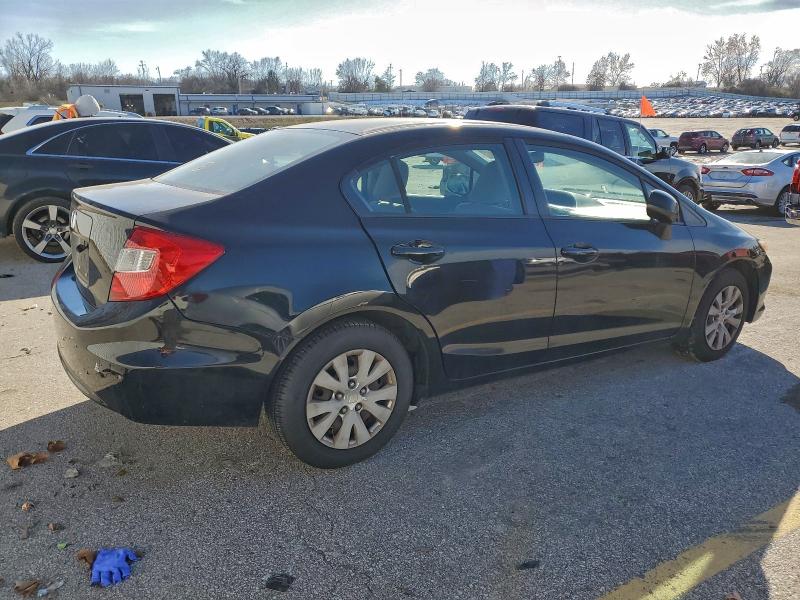 Zdjęcie 3 z aukcji – 2012 HONDA CIVIC LX z VIN 19XFB2F50CE101778