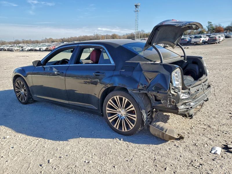 Photo 2 from auction – 2013 CHRYSLER 300 with VIN 2C3CCABT5DH739095