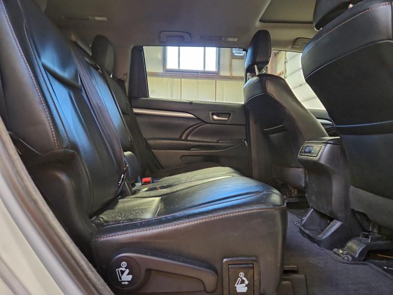 Photo 11 from auction – 2018 TOYOTA HIGHLANDER with VIN 5TDJZRFH3JS535740