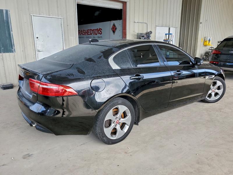 Photo 3 from auction – 2018 JAGUAR XE with VIN SAJAR4FXXJCP36967