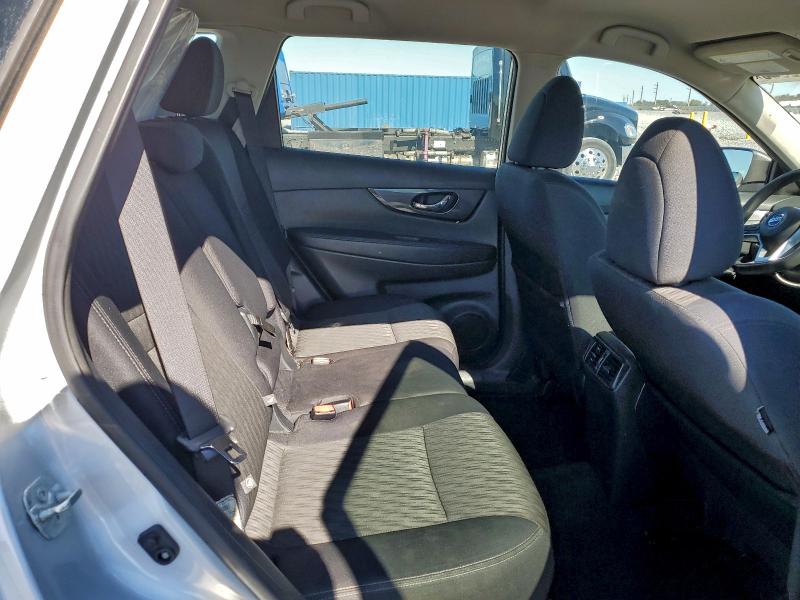 Photo 11 from auction – 2018 NISSAN ROGUE S with VIN 5N1AT2MT2JC758512