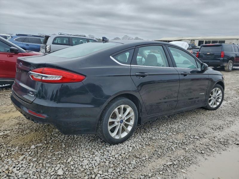 Photo 3 from auction – 2019 FORD FUSION SE with VIN 3FA6P0LU1KR276720