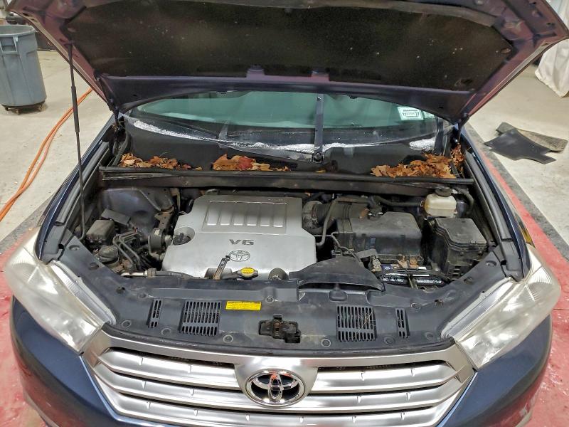 Photo 12 from auction – 2012 TOYOTA HIGHLANDER with VIN 5TDBK3EH5CS141800