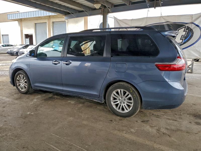 Photo 2 from auction – 2017 TOYOTA SIENNA XLE with VIN 5TDYZ3DC2HS840112