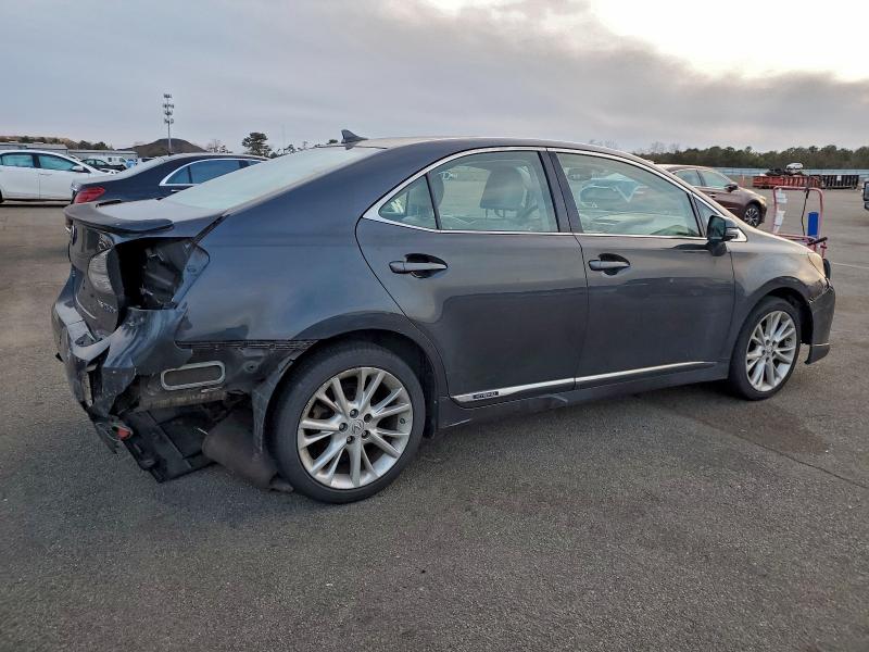 Photo 3 from auction – 2010 LEXUS HS 250H with VIN JTHBB1BA3A2012436