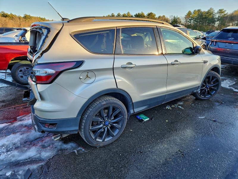 Photo 3 from auction – 2017 FORD ESCAPE SE with VIN 1FMCU9G98HUC40892