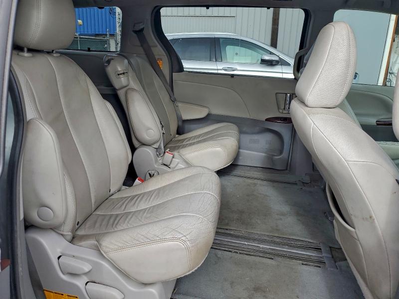 Photo 11 from auction – 2014 TOYOTA SIENNA XLE with VIN 5TDYK3DC6ES408882