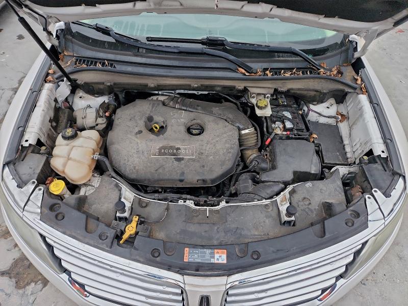 Photo 12 from auction – 2016 LINCOLN MKC SELECT with VIN 5LMCJ2C97GUJ12872