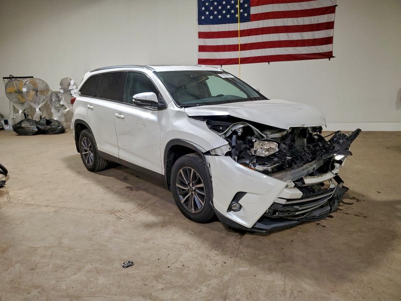 Photo 4 from auction – 2019 TOYOTA HIGHLANDER with VIN 5TDJZRFHXKS926093