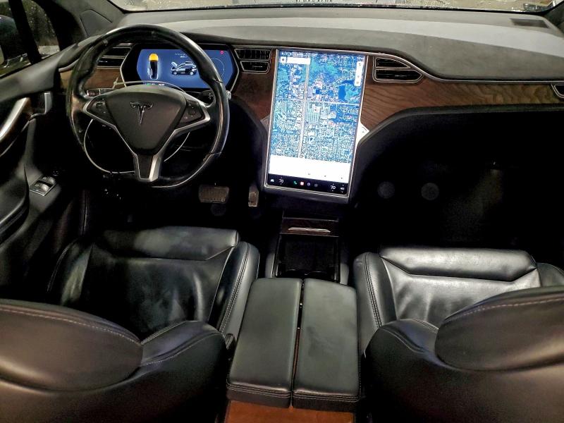 Photo 8 from auction – 2017 TESLA MODEL X with VIN 5YJXCBE27HF044411