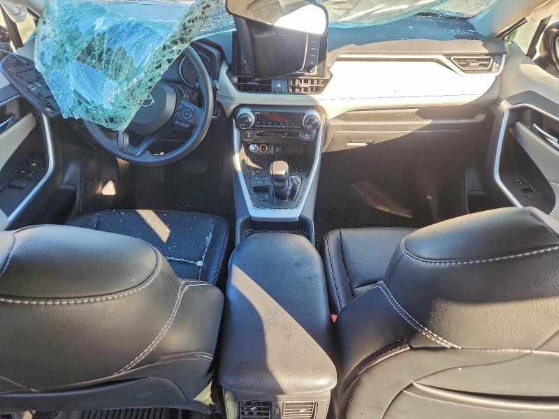 Photo 8 from auction – 2021 TOYOTA RAV4 XLE with VIN 2T3W1RFV7MC110433