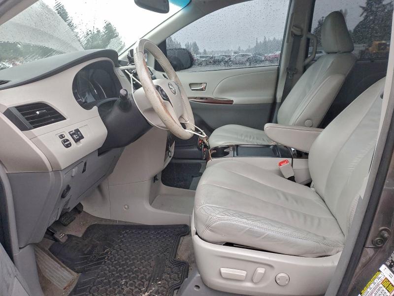 Photo 7 from auction – 2011 TOYOTA SIENNA XLE with VIN 5TDDK3DC8BS008252