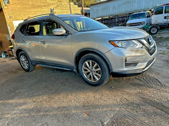 NISSAN ROGUE S 2017 with VIN JN8AT2MT8HW145747 - Photo from auction
