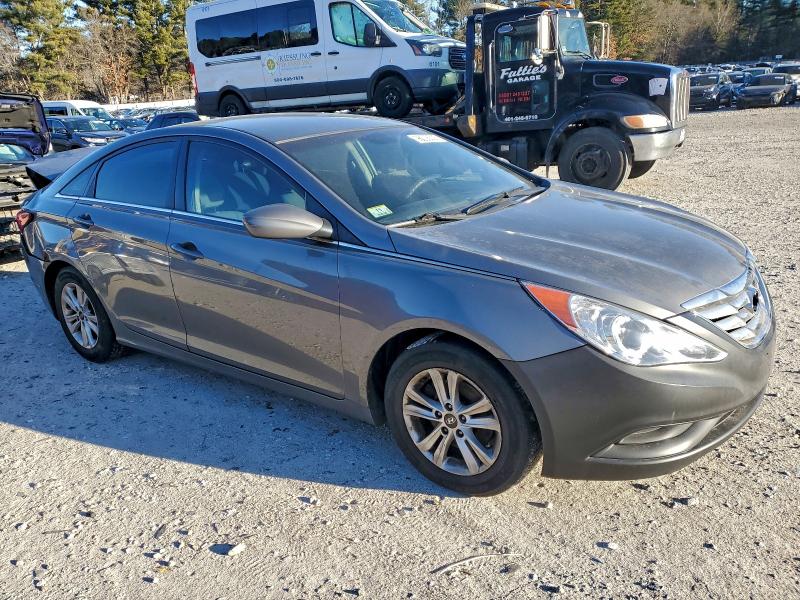 Photo 4 from auction – 2013 HYUNDAI SONATA GLS with VIN 5NPEB4AC3DH758097