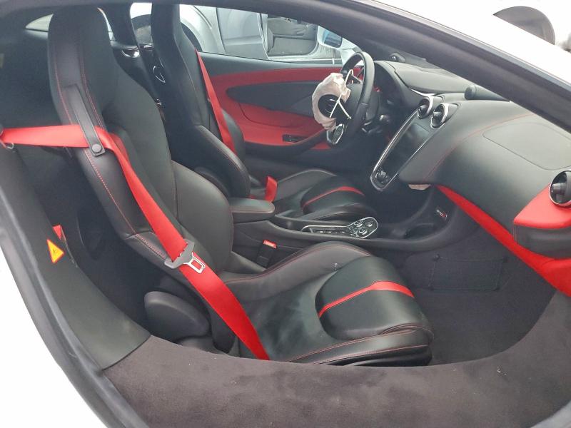 Photo 7 from auction – 2016 MCLAREN 570S with VIN SBM13DAA4GW000530