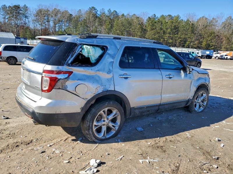 Photo 3 from auction – 2012 FORD EXPLORER L with VIN 1FMHK8F88CGA57773