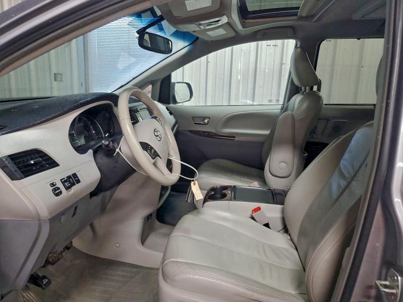 Photo 7 from auction – 2012 TOYOTA SIENNA XLE with VIN 5TDDK3DC2CS034749