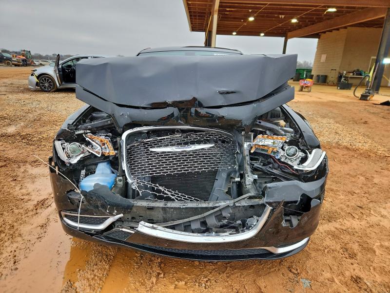Photo 5 from auction – 2019 CHRYSLER 300 TOURIN with VIN 2C3CCAAG0KH612353