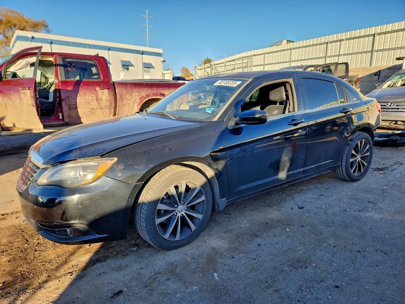 CHRYSLER 200 LIMITE 2013 with VIN 1C3CCBCGXDN701280 - Photo from auction