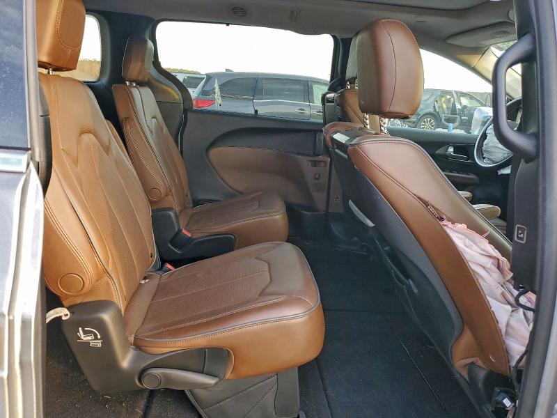 Photo 11 from auction – 2017 CHRYSLER PACIFICA L with VIN 2C4RC1GG6HR660360