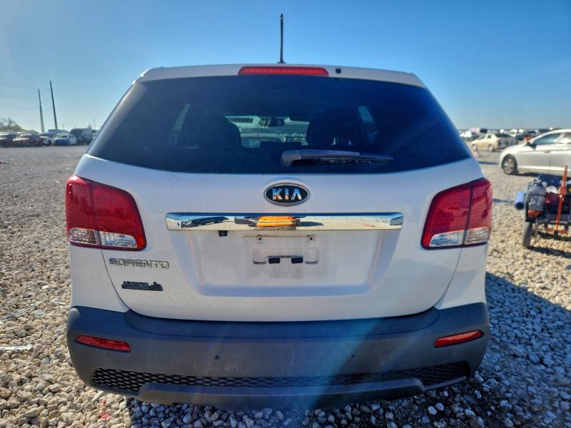 Photo 6 from auction – 2013 KIA SORENTO with VIN 5XYKT3A18DG403958