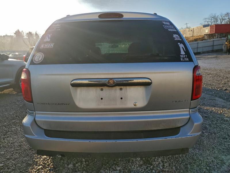 Photo 6 from auction – 2005 CHRYSLER TOWN & COU with VIN 2C8GP64L35R409641
