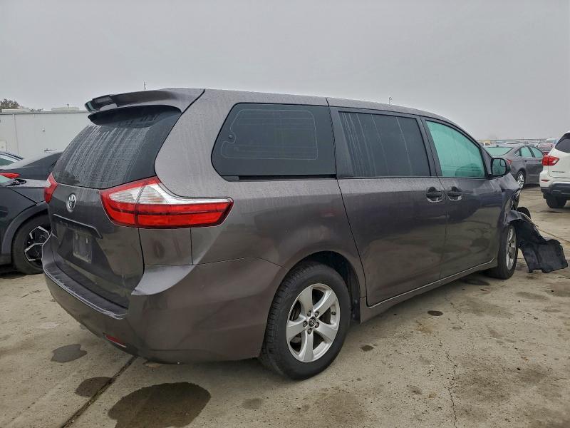 Zdjęcie 3 z aukcji – 2018 TOYOTA SIENNA L z VIN 5TDZZ3DCXJS924575
