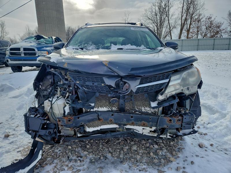 Photo 5 from auction – 2015 TOYOTA RAV4 LIMIT with VIN JTMDFREV6FD137020