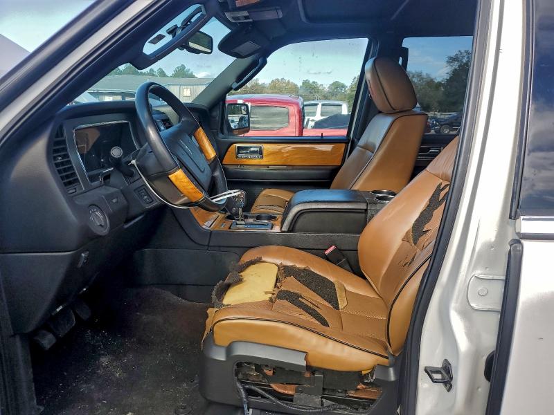 Photo 7 from auction – 2013 LINCOLN NAVIGATOR with VIN 5LMJJ2J53DEL00236