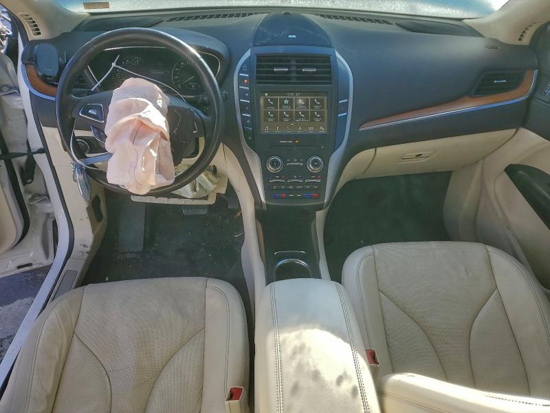 Photo 8 from auction – 2016 LINCOLN MKC RESERV with VIN 5LMTJ3DH6GUJ31845