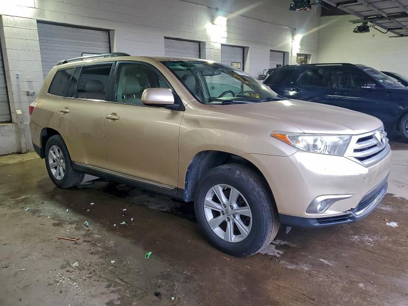 Photo 4 from auction – 2013 TOYOTA HIGHLANDER with VIN 5TDBK3EH1DS244844