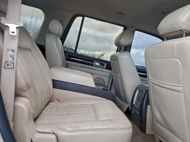 Photo 11 from auction – 2003 LINCOLN NAVIGATOR with VIN 5LMFU28R93LJ08626