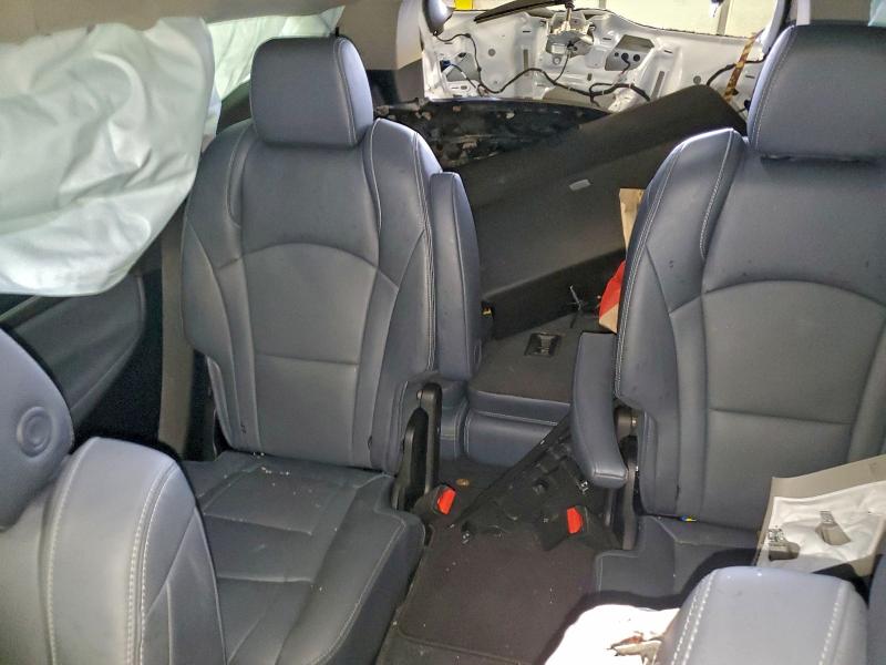 Photo 11 from auction – 2019 BUICK ENCLAVE ES with VIN 5GAEVAKW6KJ183885