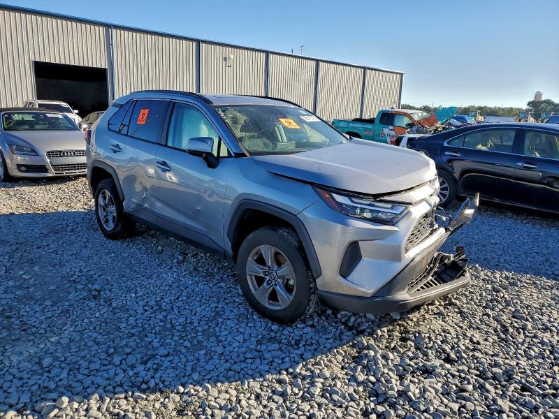 Photo 4 from auction – 2023 TOYOTA RAV4 XLE with VIN 2T3W1RFV7PC230091