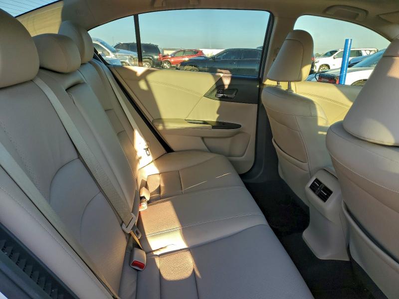 Photo 10 from auction – 2015 HONDA ACCORD TOU with VIN 1HGCR6F77FA002794