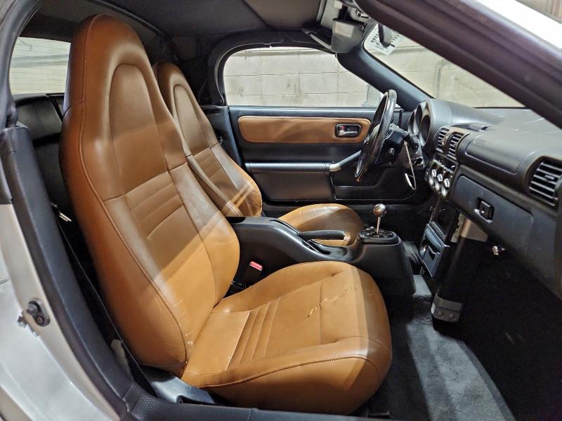 Photo 10 from auction – 2002 TOYOTA MR2 SPYDER with VIN JTDFR320020048969