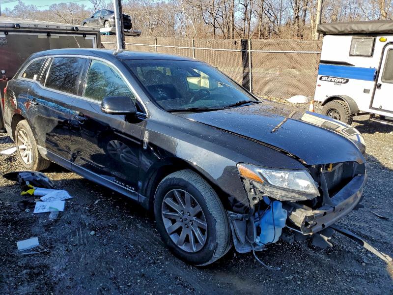 Photo 4 from auction – 2018 LINCOLN MKT with VIN 2LMHJ5NK9JBL00711