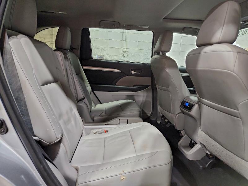 Foto 11 de la subasta – 2015 TOYOTA HIGHLANDER con VIN 5TDJKRFH7FS168434