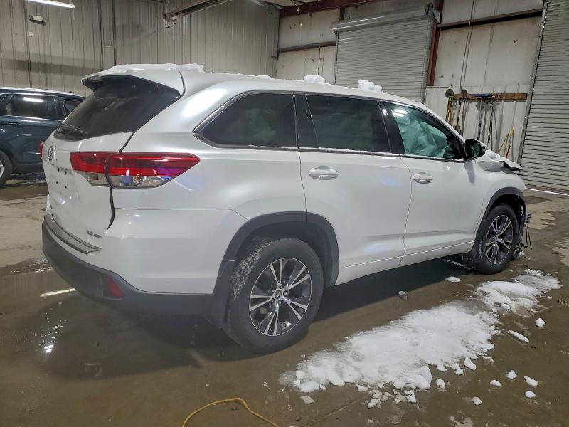 Photo 3 from auction – 2017 TOYOTA HIGHLANDER with VIN 5TDBZRFH1HS430936