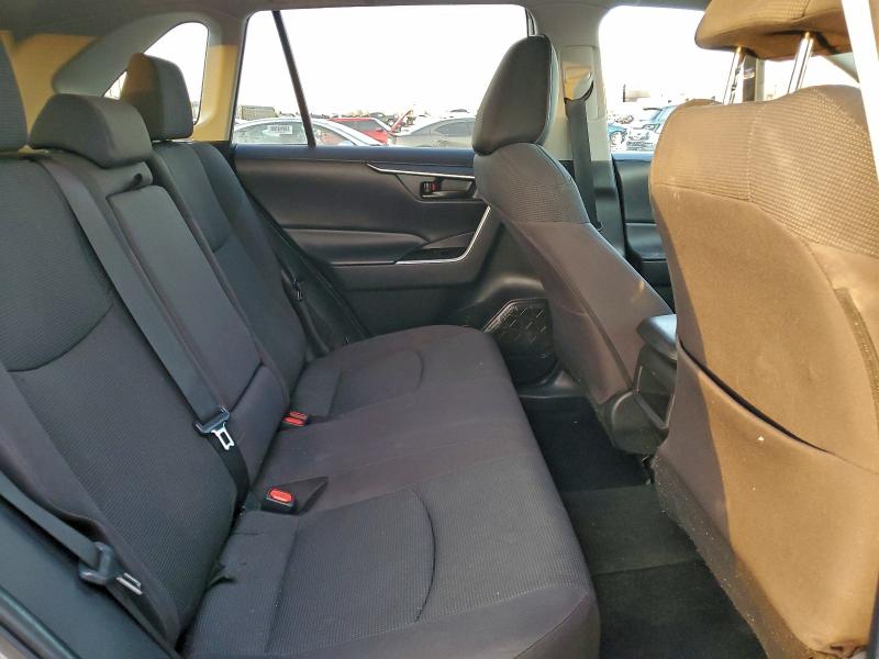 Photo 11 from auction – 2021 TOYOTA RAV4 LE with VIN 2T3F1RFV3MW206669