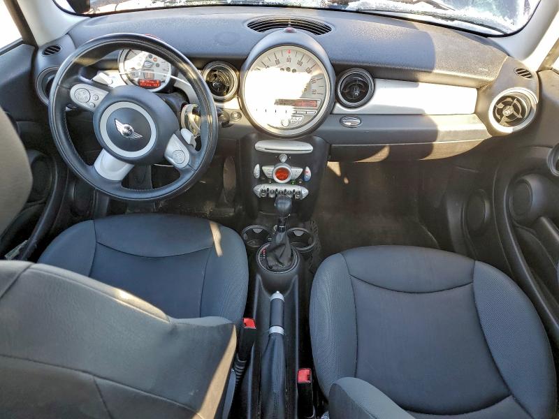 Photo 8 from auction – 2009 MINI COOPER with VIN WMWMF33539TW70269