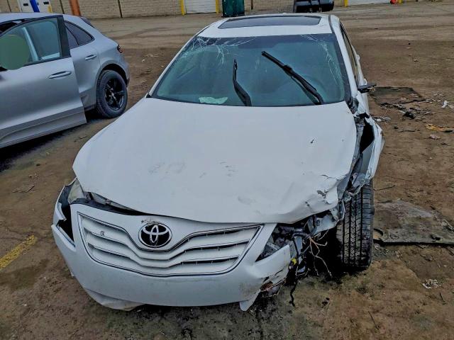 Photo 5 from auction – 2011 TOYOTA CAMRY SE with VIN 4T1BK3EK7BU612315