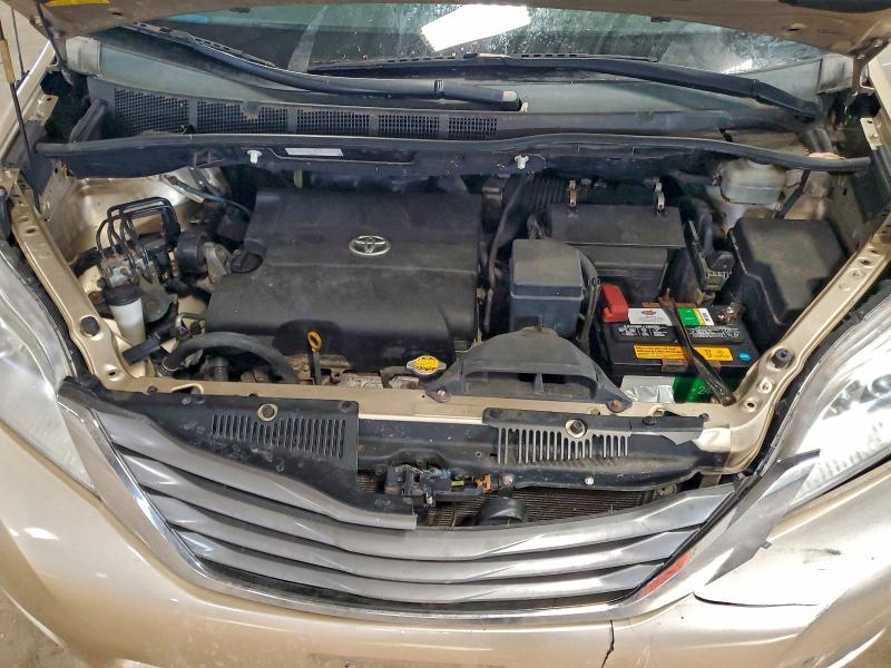 Photo 12 from auction – 2011 TOYOTA SIENNA XLE with VIN 5TDYK3DC3BS003669