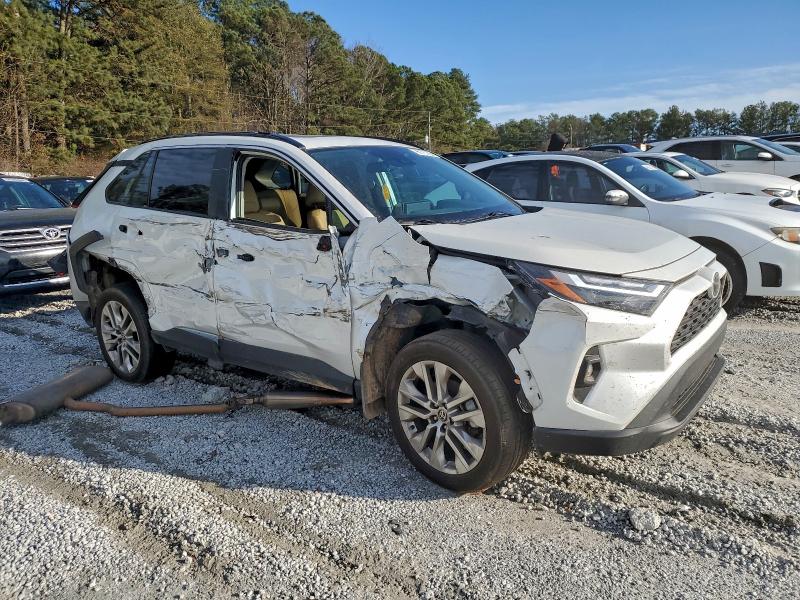 Photo 4 from auction – 2024 TOYOTA RAV4 with VIN 2T3C1RFV4RW354887