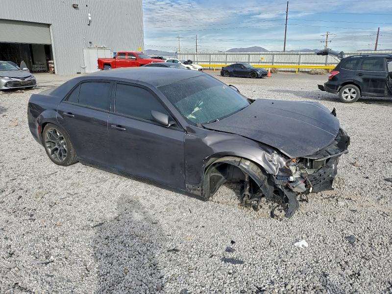 Photo 4 from auction – 2018 CHRYSLER 300 S with VIN 2C3CCABG8JH211114
