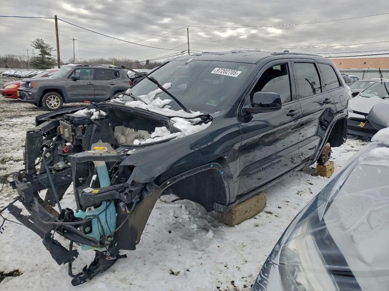 JEEP GRAND CHER 2018 with VIN 1C4RJFAG2JC217634 - Photo from auction