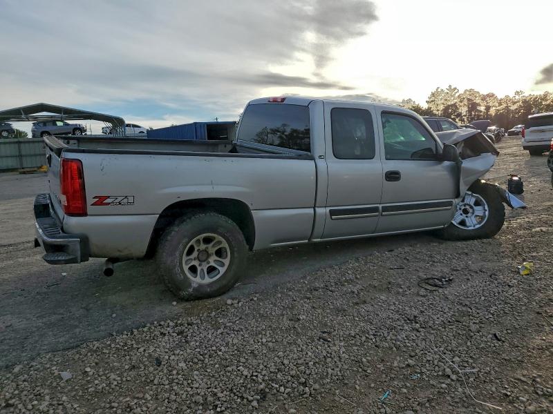 Photo 3 from auction – 2003 CHEVROLET SILVERADO with VIN 1GCEK19TX3Z276348