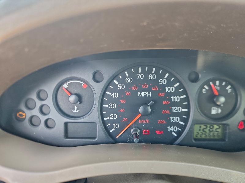 Photo 9 from auction – 2005 FORD FOCUS ZX4 with VIN 1FAFP34N95W289581